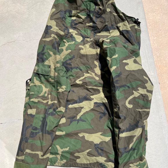 Authentic Marine Corps Goretex Jacket in Woodland - Picture 3 of 5